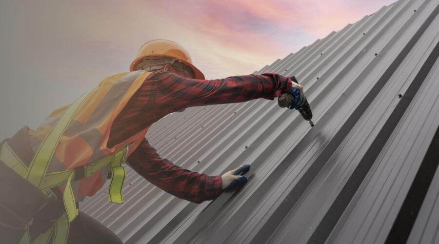 Professional gutter cleaning in Grinnell, IA